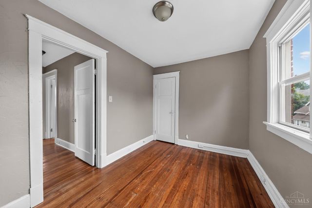 3223 Montana Avenue, Cincinnati, OH 45211