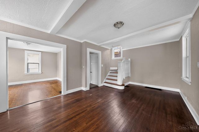 3223 Montana Avenue, Cincinnati, OH 45211