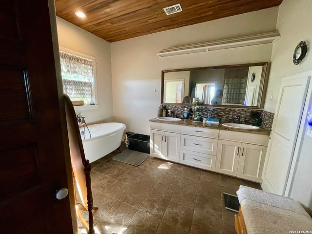 1440 W Klein RD, New Braunfels, TX 78130