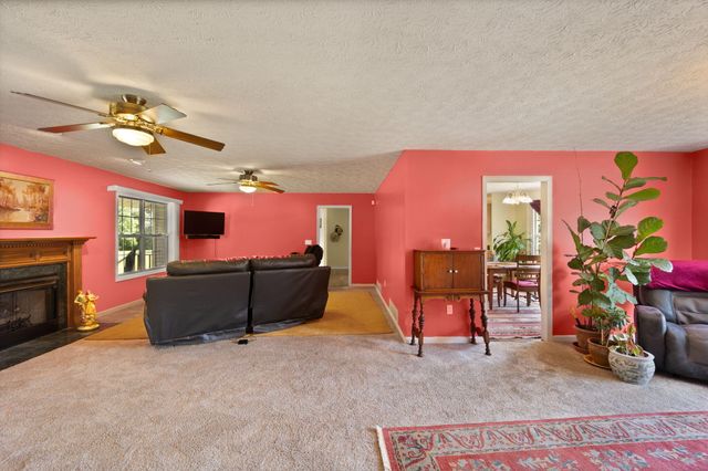 11 Cole Lane, Jamestown, KY 42629