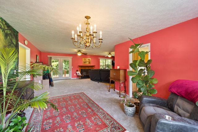 11 Cole Lane, Jamestown, KY 42629