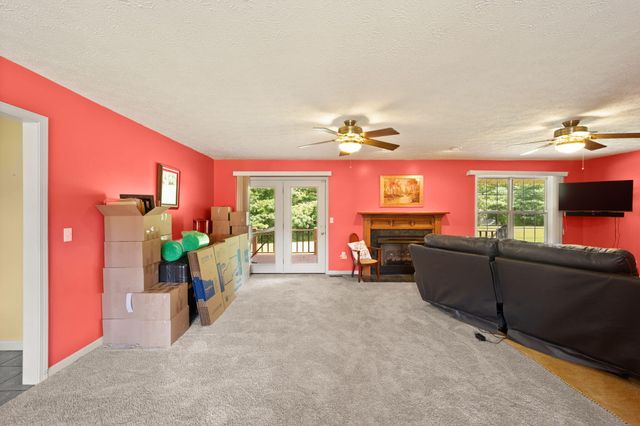 11 Cole Lane, Jamestown, KY 42629