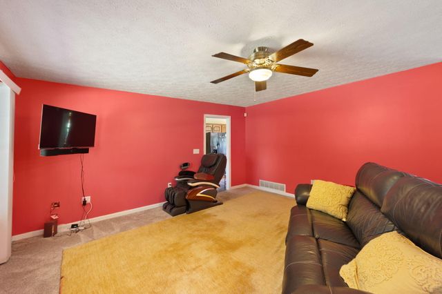 11 Cole Lane, Jamestown, KY 42629