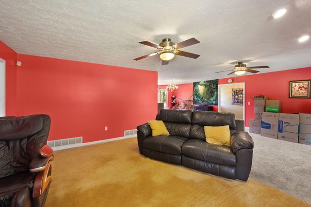 11 Cole Lane, Jamestown, KY 42629