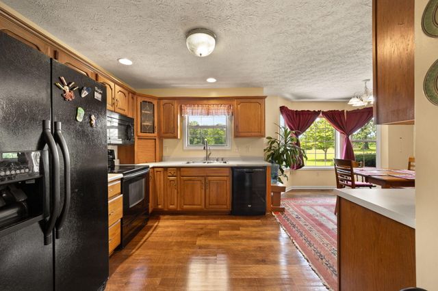 11 Cole Lane, Jamestown, KY 42629