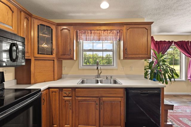 11 Cole Lane, Jamestown, KY 42629