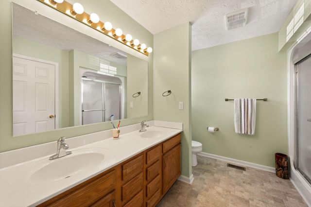 11 Cole Lane, Jamestown, KY 42629