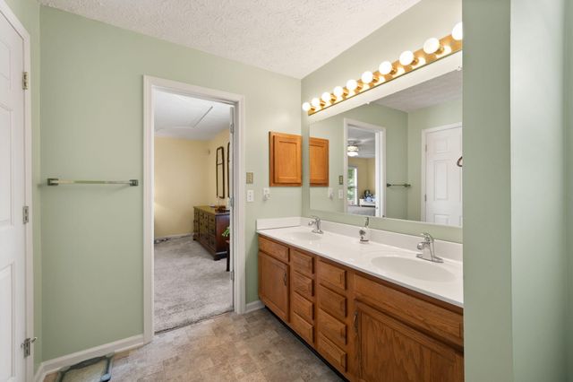 11 Cole Lane, Jamestown, KY 42629