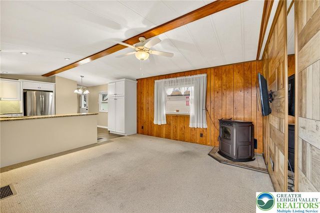 12 Revolutionary Road, Upper Mt Bethel Twp, PA 18343