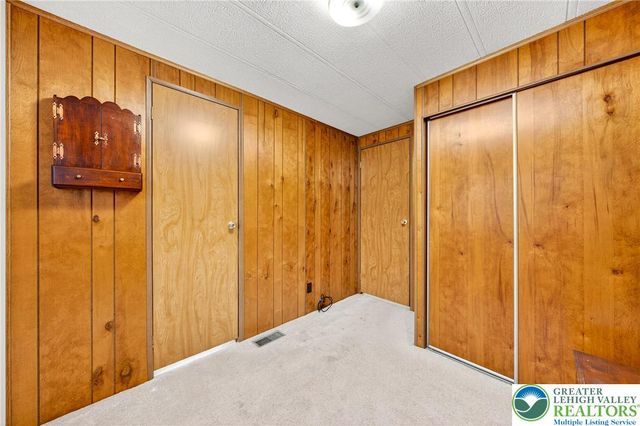 12 Revolutionary Road, Upper Mt Bethel Twp, PA 18343