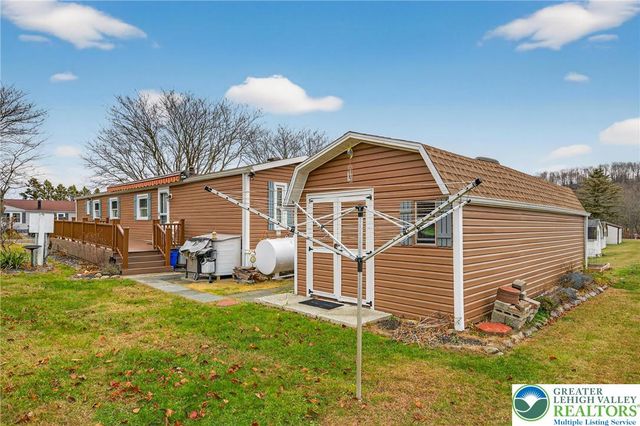 12 Revolutionary Road, Upper Mt Bethel Twp, PA 18343