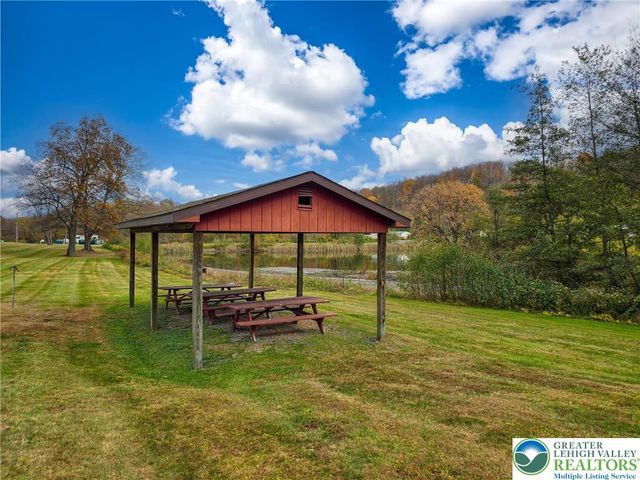 12 Revolutionary Road, Upper Mt Bethel Twp, PA 18343