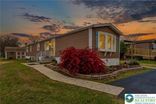 12 Revolutionary Road, Upper Mt Bethel Twp, PA 18343