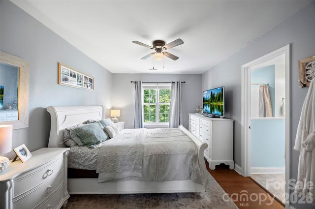 927 Claybrook Circle, Gastonia, NC 28054