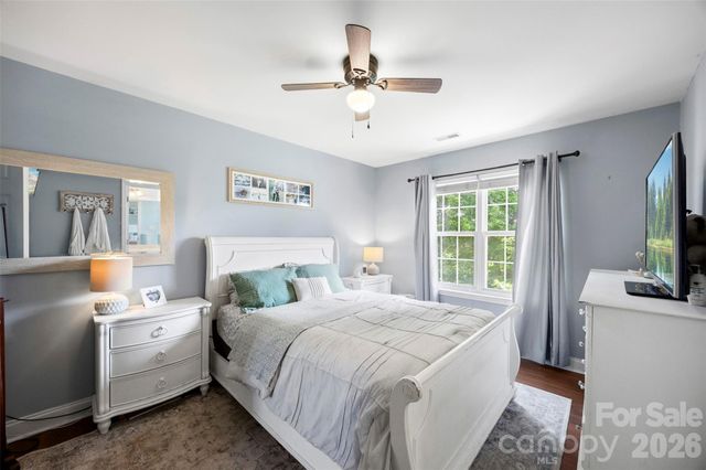 927 Claybrook Circle, Gastonia, NC 28054