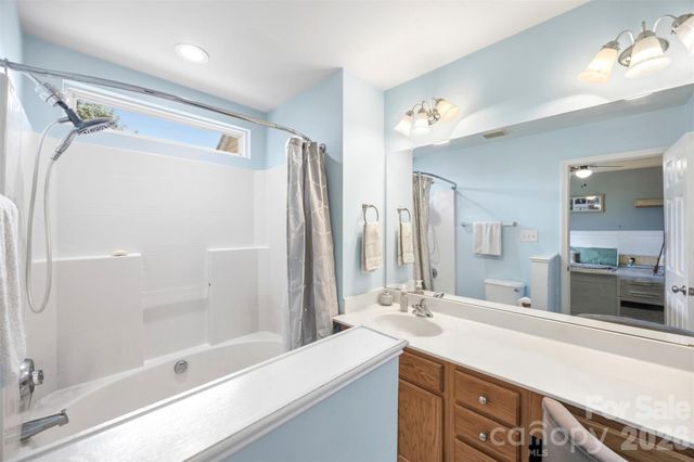927 Claybrook Circle, Gastonia, NC 28054