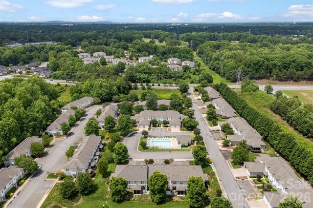 927 Claybrook Circle, Gastonia, NC 28054