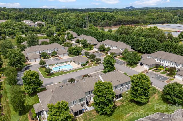 927 Claybrook Circle, Gastonia, NC 28054