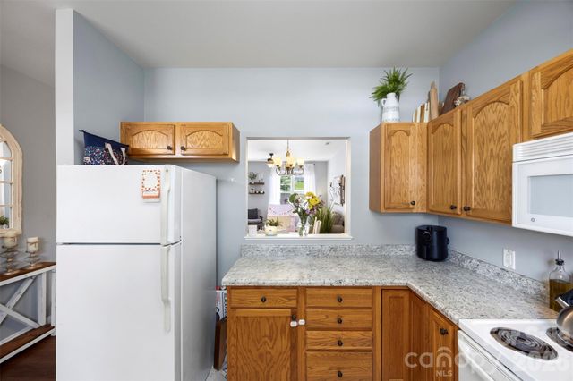 927 Claybrook Circle, Gastonia, NC 28054
