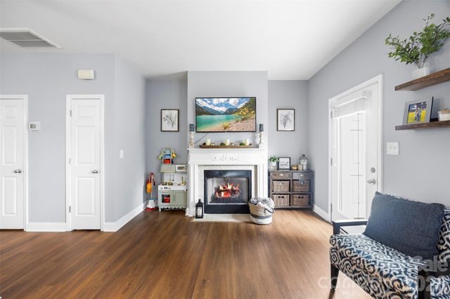 927 Claybrook Circle, Gastonia, NC 28054