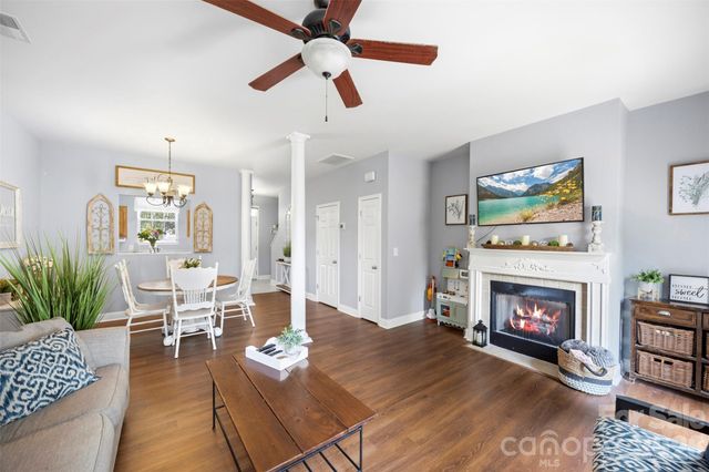 927 Claybrook Circle, Gastonia, NC 28054