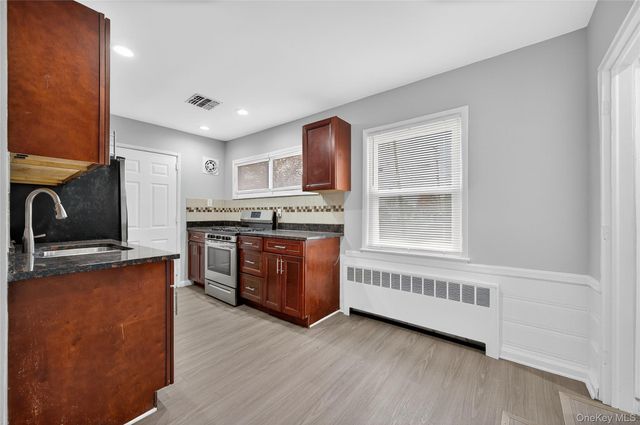 552 Old Country Road, Plainview, NY 11803