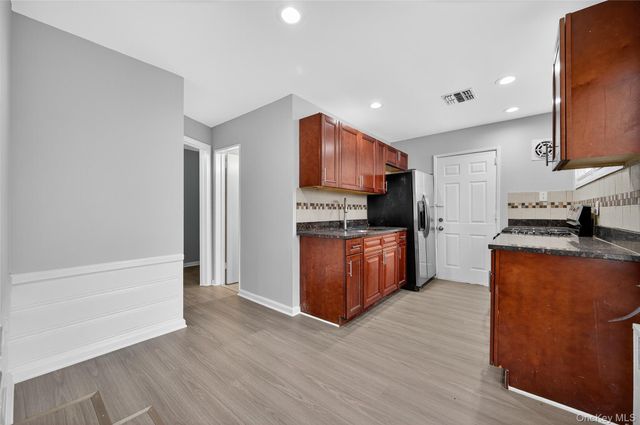 552 Old Country Road, Plainview, NY 11803