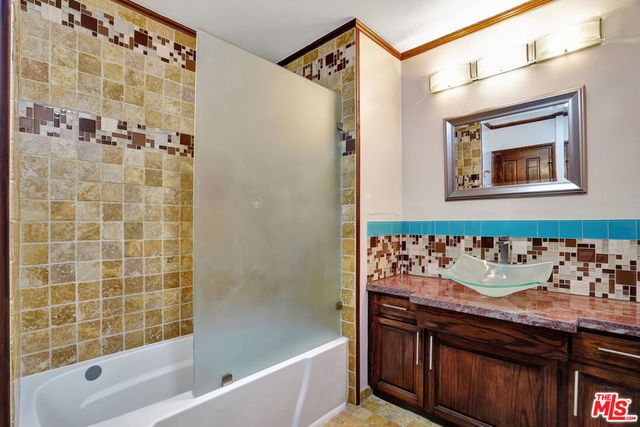 5155 Densmore Avenue, Encino, CA 91436