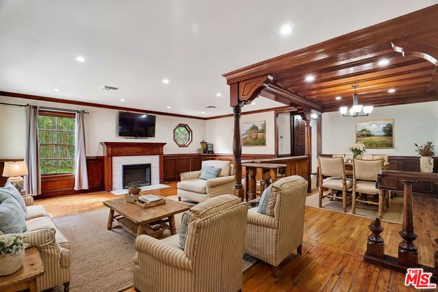 5155 Densmore Avenue, Encino, CA 91436