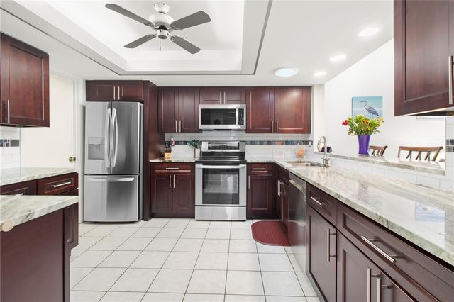 4136 BOWLING GREEN CIRCLE 23, Sarasota, FL 34233