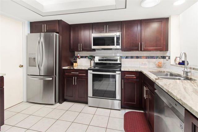 4136 BOWLING GREEN CIRCLE 23, Sarasota, FL 34233