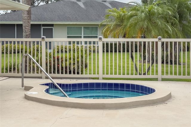 4136 BOWLING GREEN CIRCLE 23, Sarasota, FL 34233