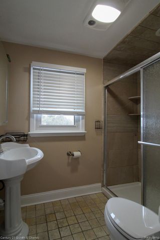 322 Tannahill Street, Dearborn, MI 48124