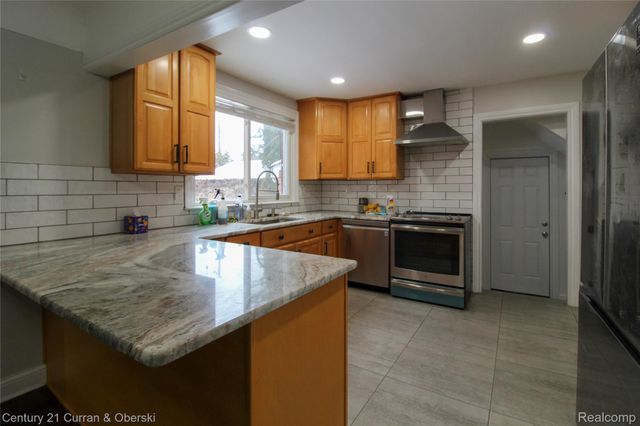 322 Tannahill Street, Dearborn, MI 48124