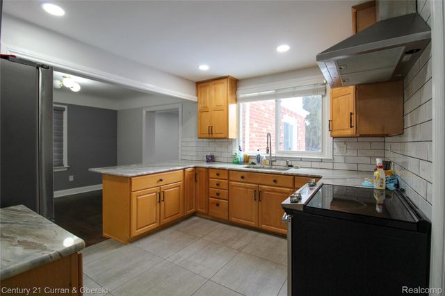 322 Tannahill Street, Dearborn, MI 48124