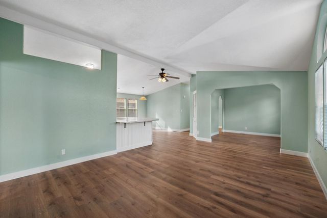 328 N 3rd Ave, Oakdale, CA 95361