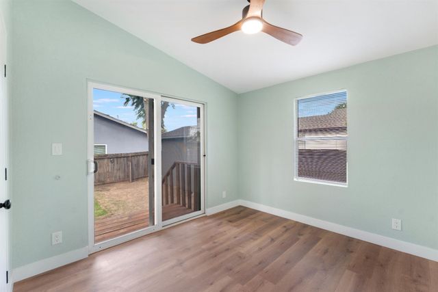 328 N 3rd Ave, Oakdale, CA 95361