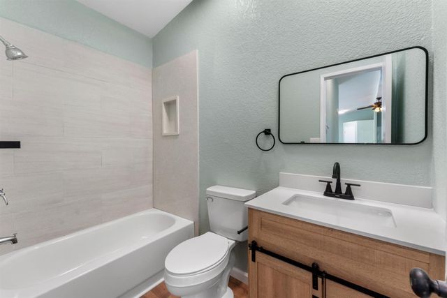 328 N 3rd Ave, Oakdale, CA 95361