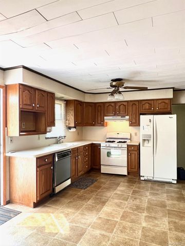 36 Orange Street, Central Islip, NY 11722