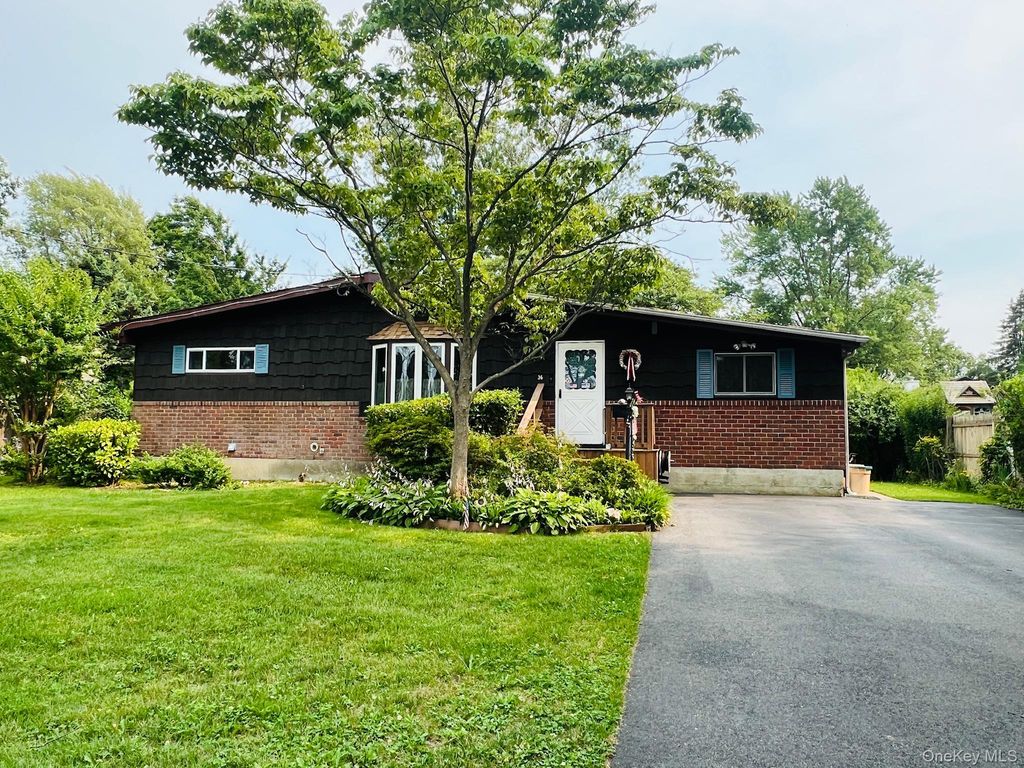36 Orange Street, Central Islip, NY 11722