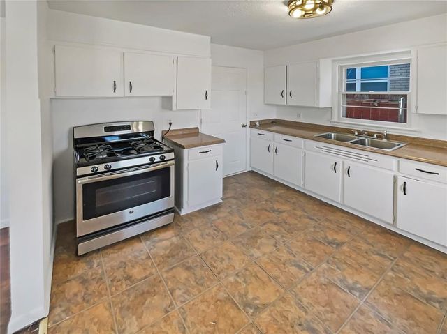 4621 W Park Place, Oklahoma City, OK 73127