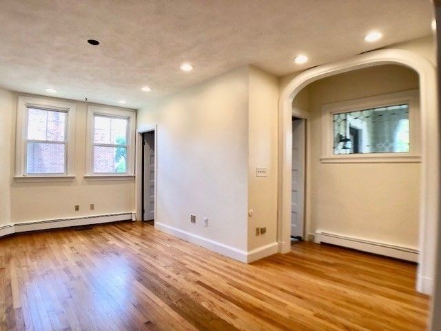 65 Oak St. 1, Newton, MA 02464