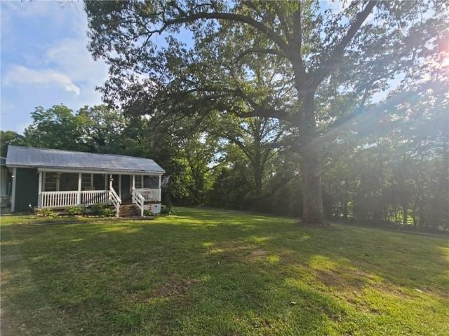 559 Donahoo Road, Silver Creek, GA 30173