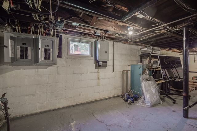 65-67 Ardmore St, Springfield, MA 01104