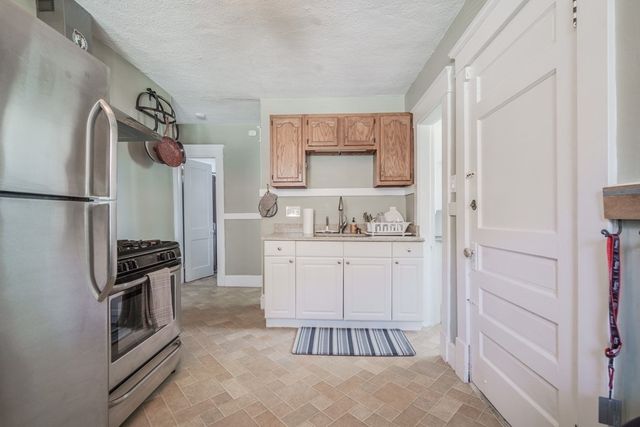 65-67 Ardmore St, Springfield, MA 01104