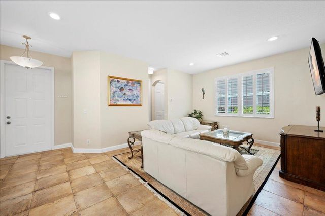 513 Tomahawk Court, Palm Beach Gardens, FL 33410