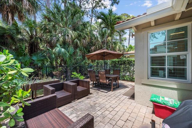 513 Tomahawk Court, Palm Beach Gardens, FL 33410