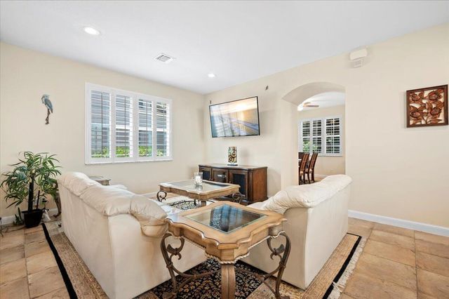 513 Tomahawk Court, Palm Beach Gardens, FL 33410