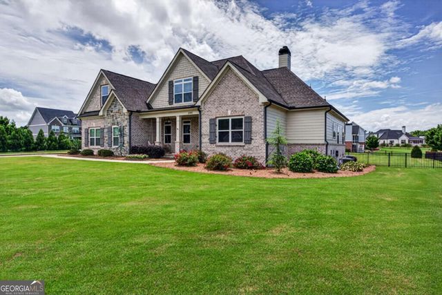 2141 Gallop Way, Bogart, GA 30622