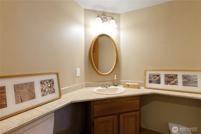 20425 96th Way S, Kent, WA 98031